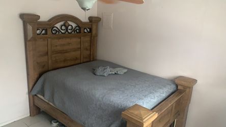 Queen bed for sale