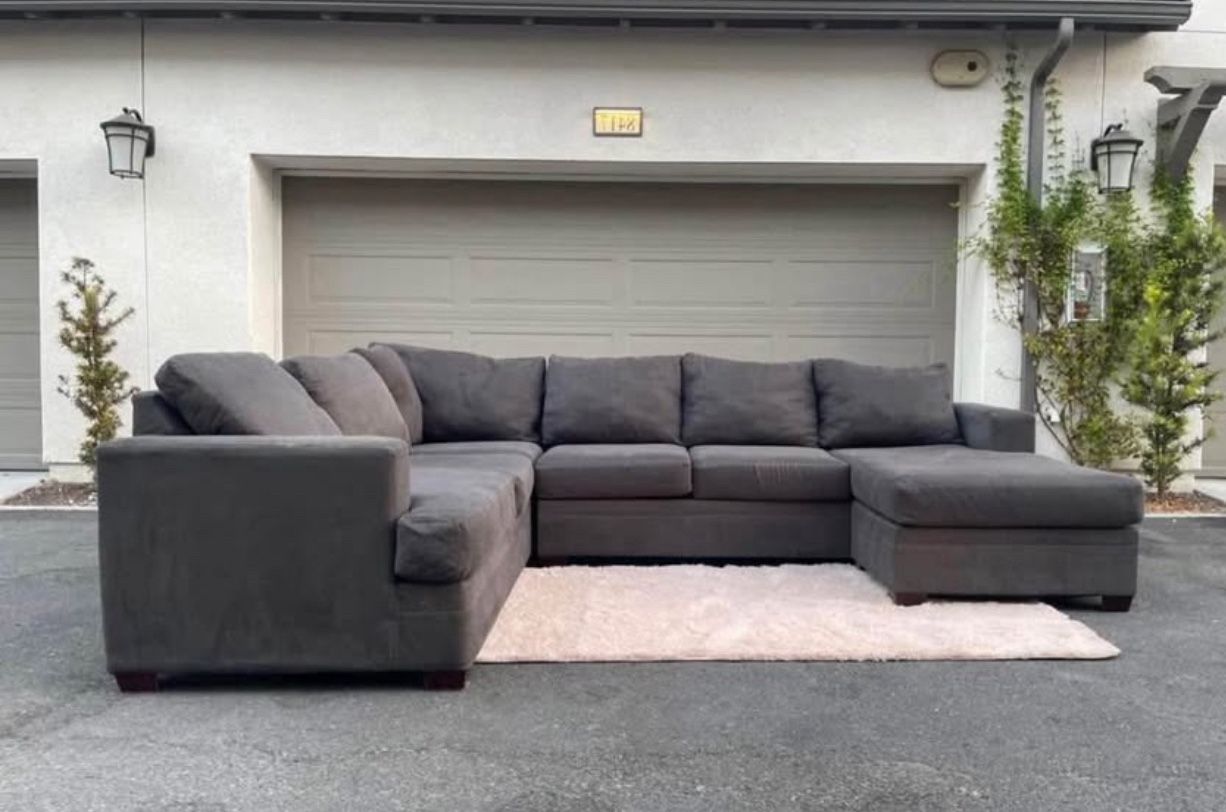 Huge Grey Sectional Couch Sofa From Living Spaces In Excellent Condition - FREE DELIVERY 🚛