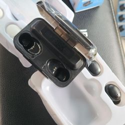 True Wireless Earbuds With Power Bank