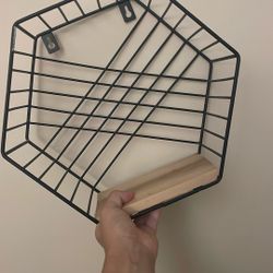 Aesthetic Modern Wall Shelf In Black 