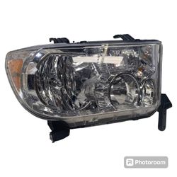 2007 2013 TOYOTA TUNDRA RIGHT SIDE HEADLIGHT W/O LEVELING TYC