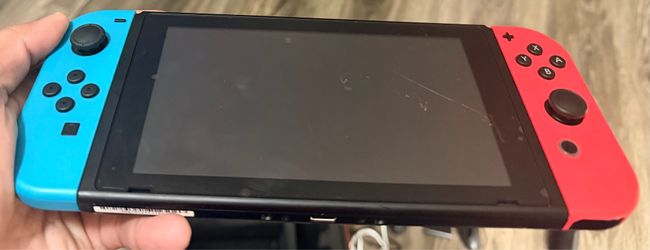 Nintendo switch v2 ( not switch ) good conditions !