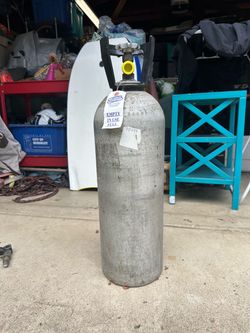 Helium Tank (full)