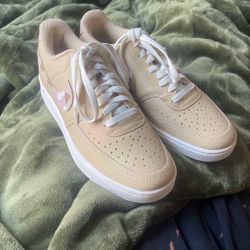 Nike Women Court Vision Low Size 8
