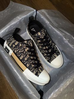 zapatos SIZE 8.5 📲📲📲🔥🔥