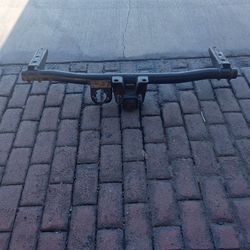 Original GM Trailer Hitch 2002 2006  Chevy 1500 Suburban Or Tahoe Also Fit GMC Yukon 2000 To 2006 Years