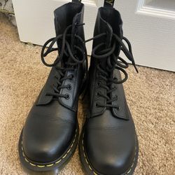 Dr Martens - 1460 Pascal boots
