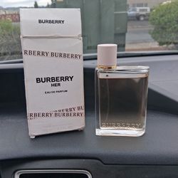 Burberry Her Perfume 