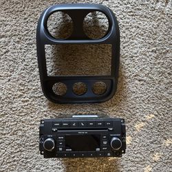 Jeep Patriot - OEM Radio