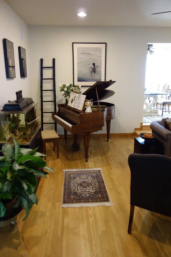 VINTAGE 1937 PETITE BABY GRAND PIANO