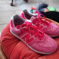 New Balance 574 Sneakers Womens 8 Mens 6.5