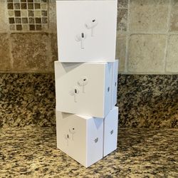 Airpod Pros 2nd Generation (USB-C) Magsafe Charging Case