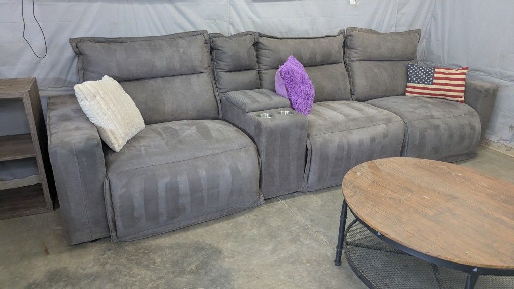 🛋️💥 4 Pieces Electric Recliner 🛋️💥 Free Delivery And Financing Available