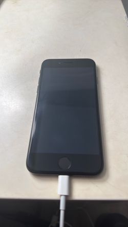 iPhone SE 3rd Generation 64GB - UNLOCKED