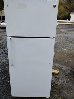 GE Refrigerator