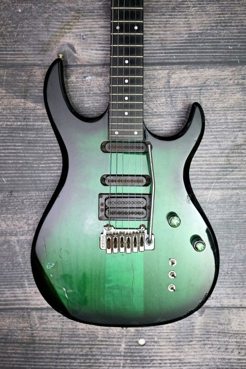Carvin Dc135 Made Usa Electric Guitar !! $650 Or Best Offer !!