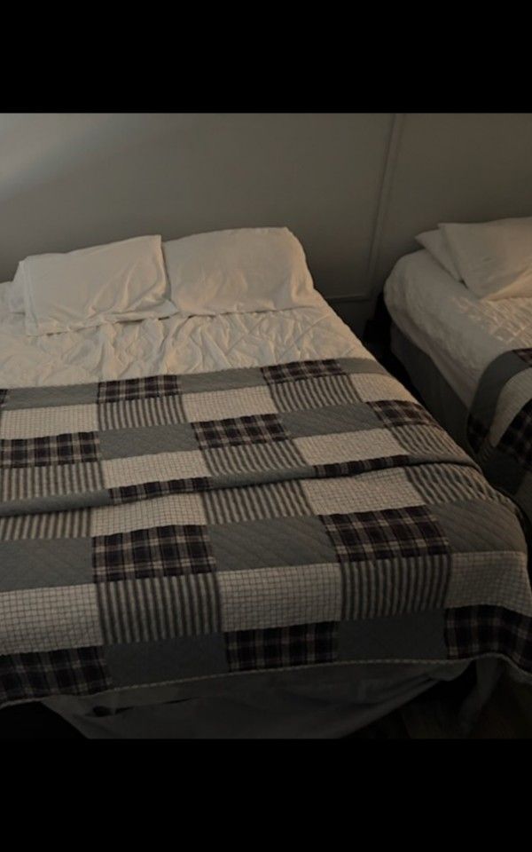 Home Furnishings  2Q Beds Sofa Chair 5 Outsides Stool 3 Inside Coffee And Kitchen Table Toilet Shelves