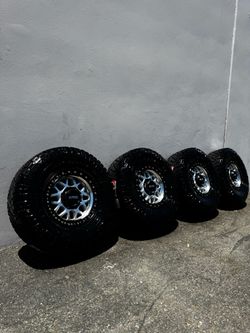 KMC KM549 GRS 8x6.5 17" Machined Wheels with 35” Nitto RidgeGrappler Tires Machined with Black Lip