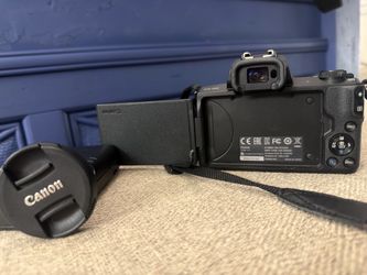 Canon EOS  M50
