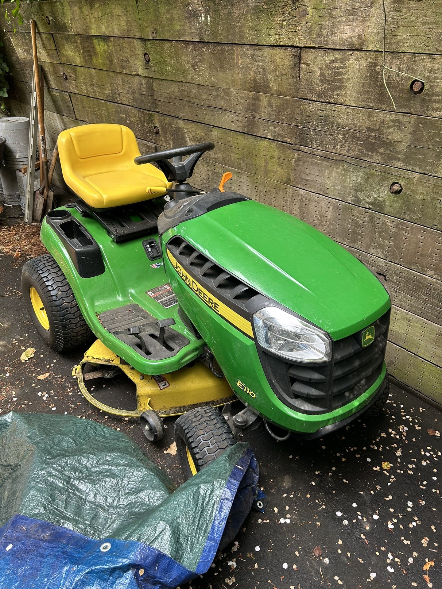 John Deere E110 Riding Mower