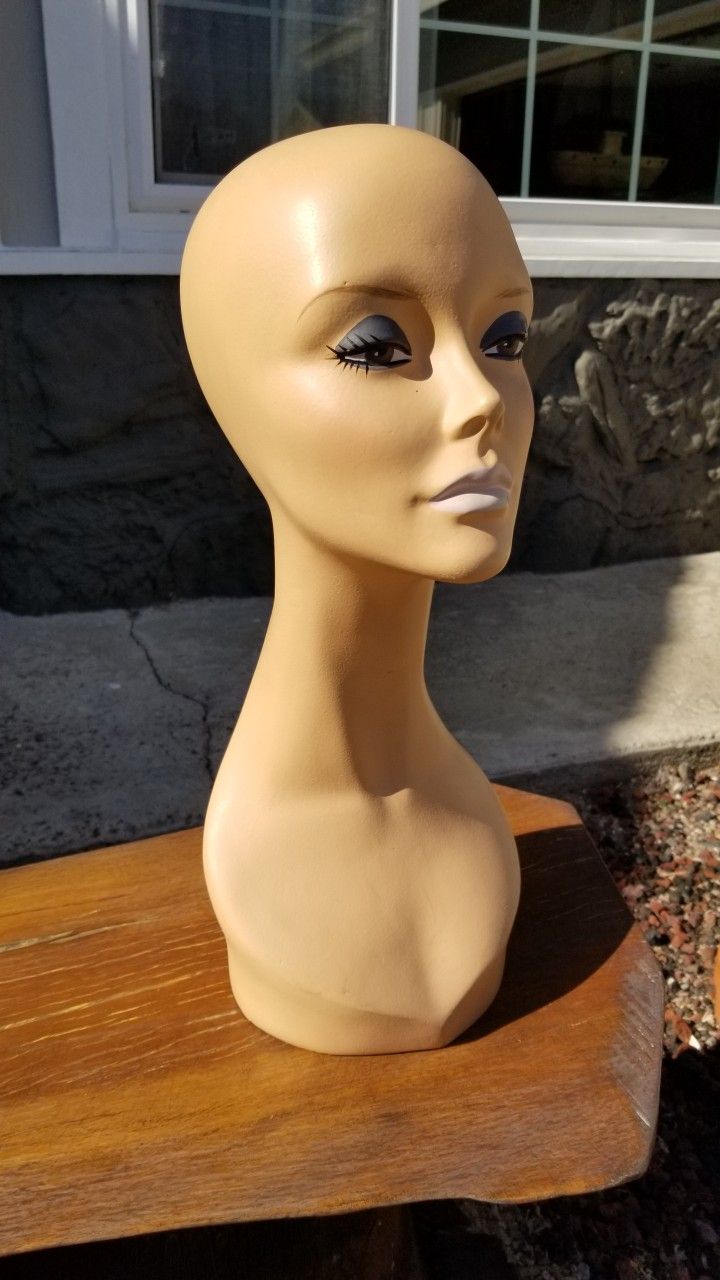 Mannequin Head