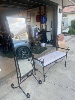 Bench and mirror good needs alittle clean