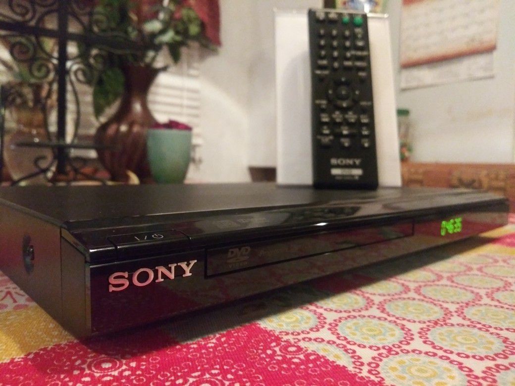 Sony DVP-SR200P Dvd Player Progressive Scan Ultra Slim Cd Sealed