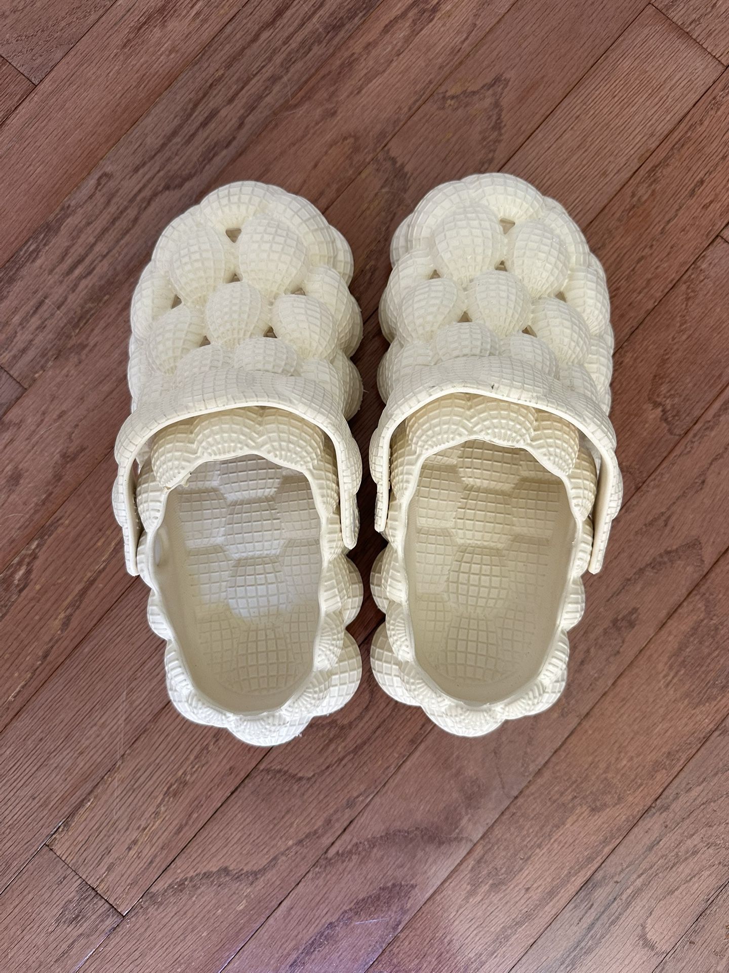 Women’s Bubble Crocs- Size 8-8.5