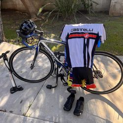 Bundle - Road Bike, Shoes, Helmet, Outfits, Accesories 