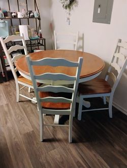 Table set with 4 chairs 100$ obo