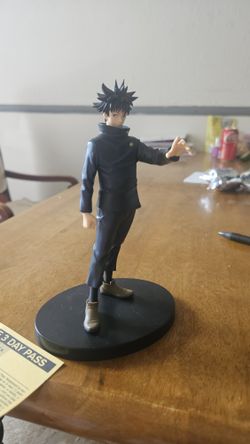 Megumi Fushiguro
Figuring