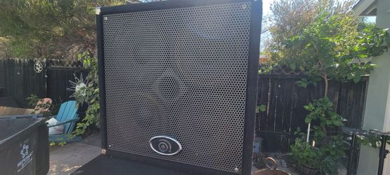 Ampeg BSE 410H 200-watt, 8-ohm bass speaker cabinet
