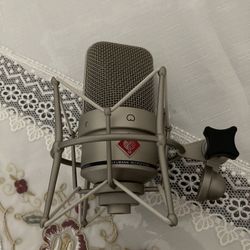 FOR STUDIO MICROPHONE 🎙️ LIKE NEW NEUMANN TLM 49