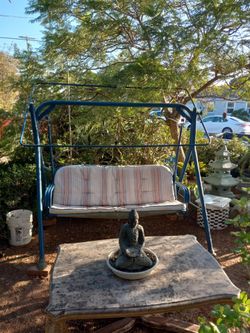 GASIBO AND SWING BENCH