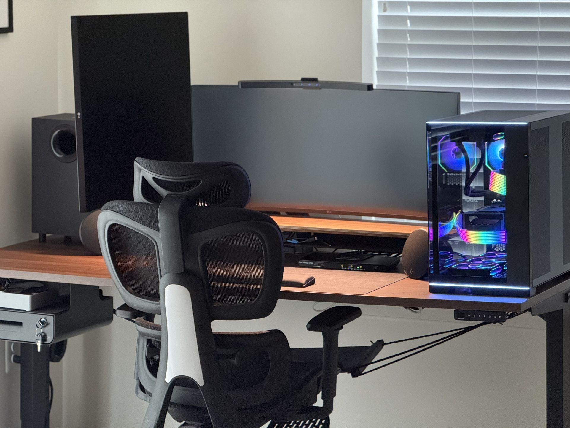 🔥 Premium Uplift Standing Desk Setup w/ Dual Monitors, Chair, Speakers & More – $3K+ Value!