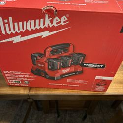  Brand New Milwaukee Charger 