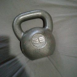 35 lb Cast Iron Kettlebell - 35 Pound Weight - Home Gym Strength Training
35 lb cast iron kettlebell