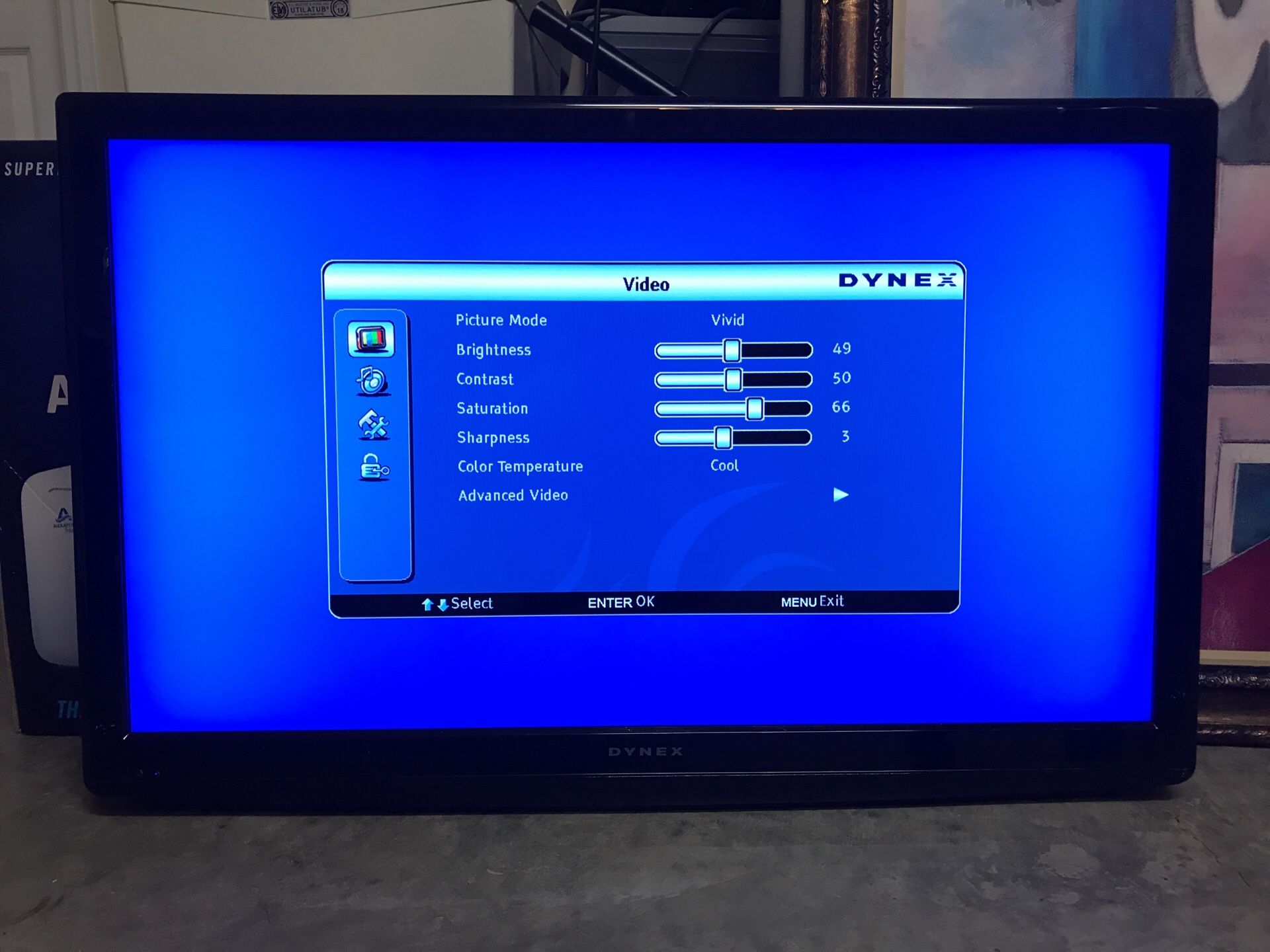 40 Inch LCD Dynex TV