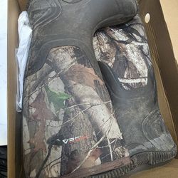 Insulated Rubber Camo Boots Size 9/11