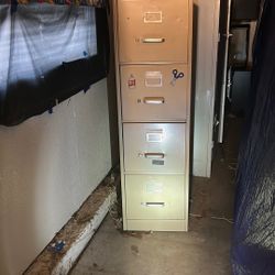 Cabinet F