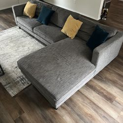  Grey Living Spaces Sectional Couch OBO FREE DELIVERY  🚚 