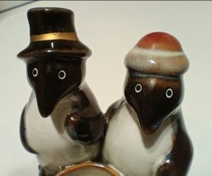 Vintage PENGUIN COUPLE FIGURINE/ CANDLEHOLDER 4" Inches Tall Nice!