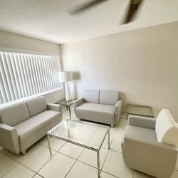 Like New Staging Furniture $450 EVERYTHING! 