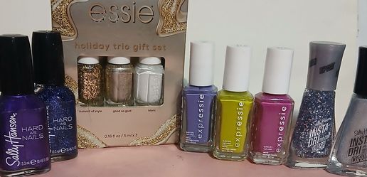 7 + 3 mini bottles New Never Opened  Nail Polishes