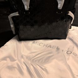 Brad New Michael Kors Voyager Bag