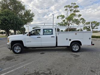 2017 Chevrolet 2500 Utility 6.0L Gas, Royal bed,ladder rack,
