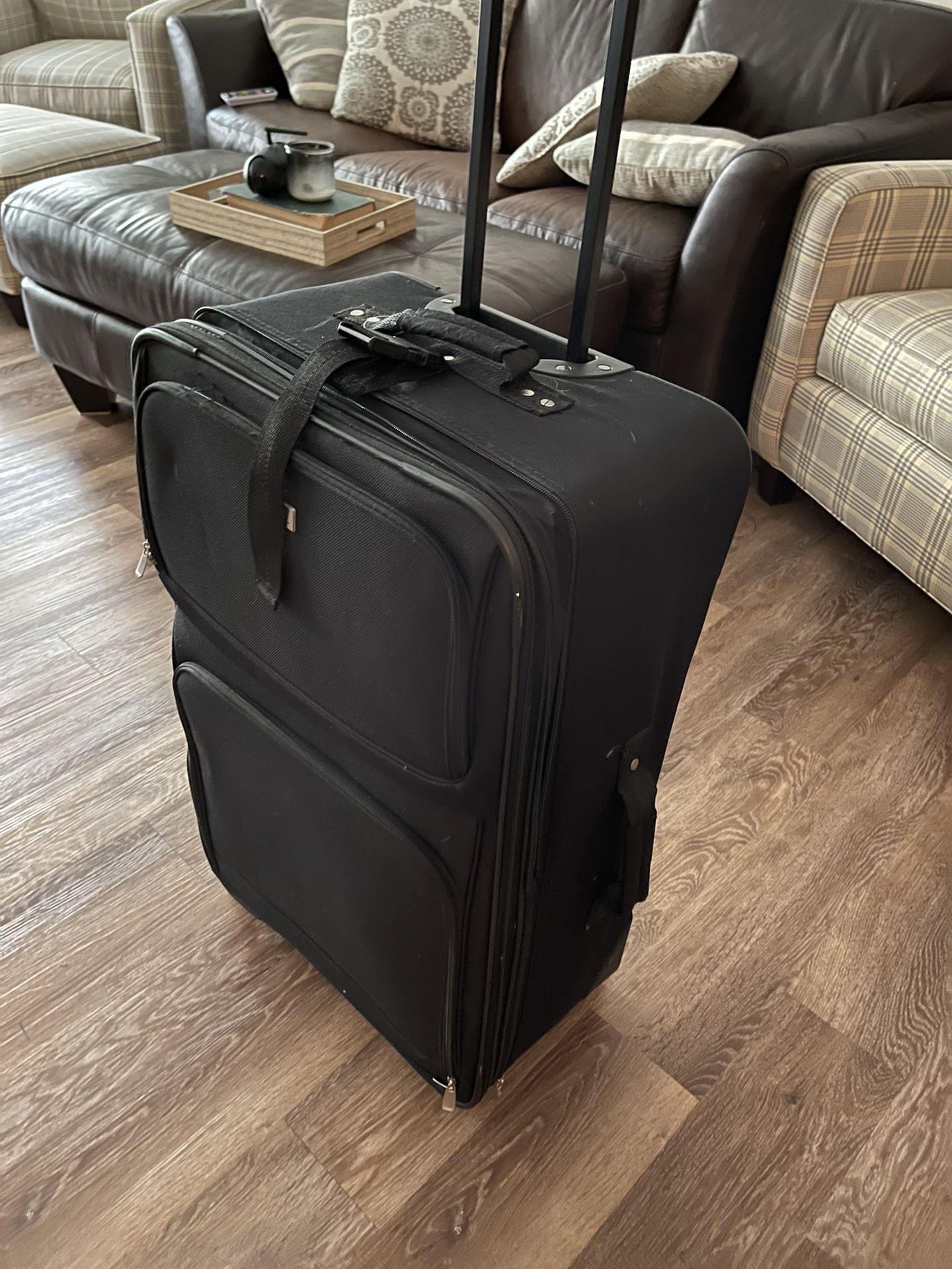 Large Protege Black Luggage