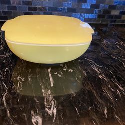 Vintage Pyrex Bowl With Lid 