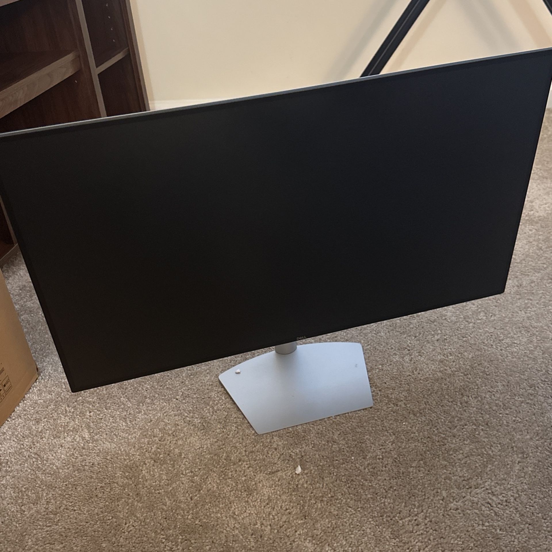 DELL 27 INCH 2560 X 1440 monitor