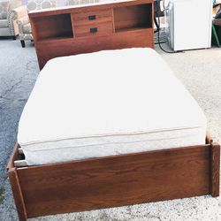 WOODEN FULL SIZE BEDROOM SET